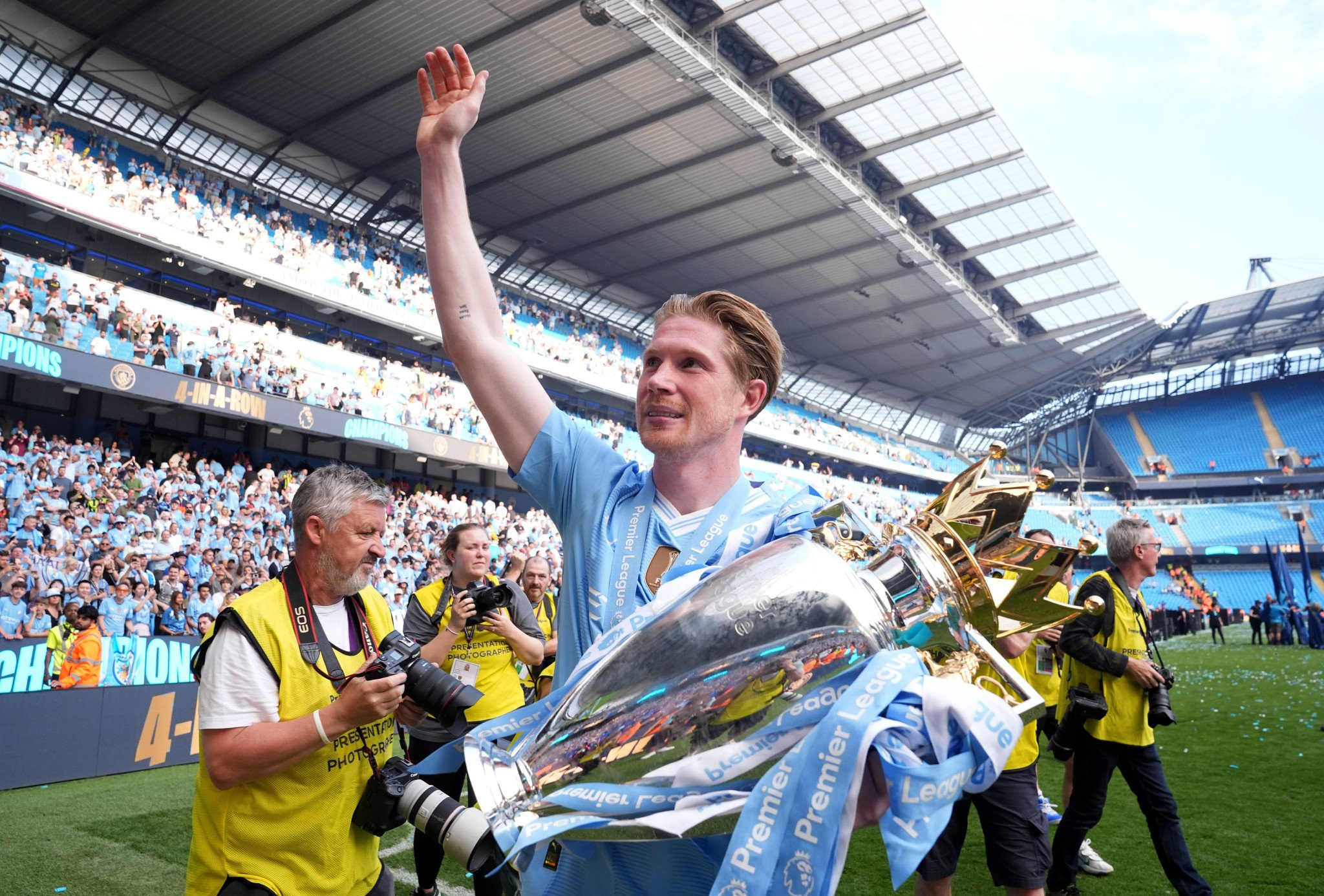 Το «αντίο» στον μάγο - Ο Ντε Μπρόινε φεύγει, αλλά η κληρονομιά του δεν ξεχνιέται (vids)