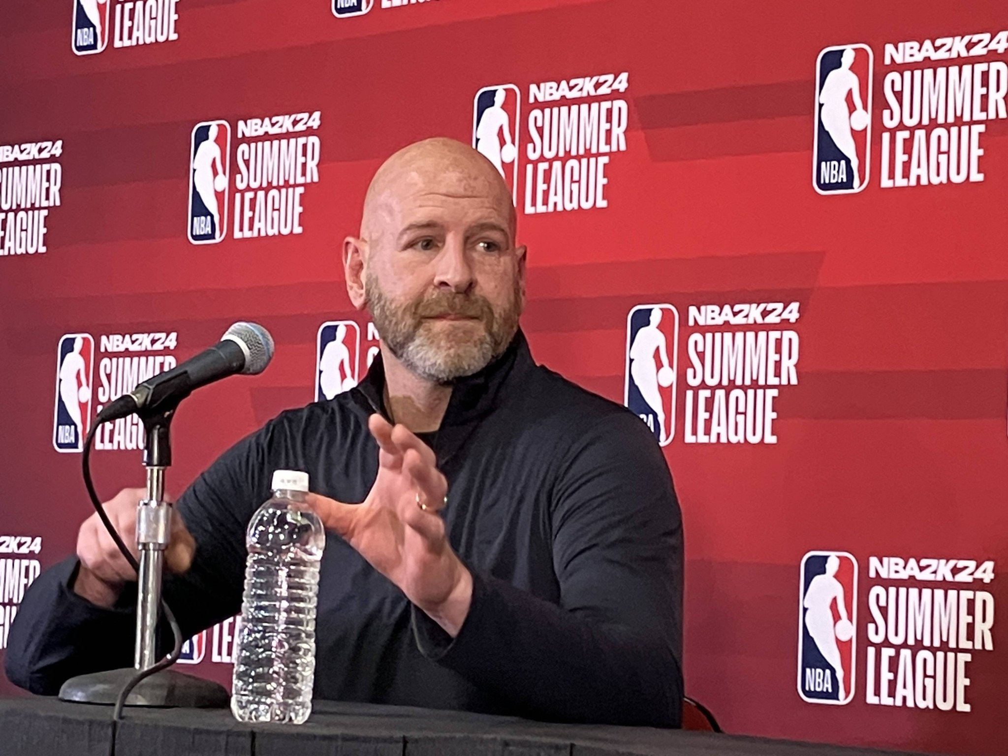 O Tζό Κρόνιν θα παραμείνει GM των Μπλέιζερς για ακόμα τρία χρόνια