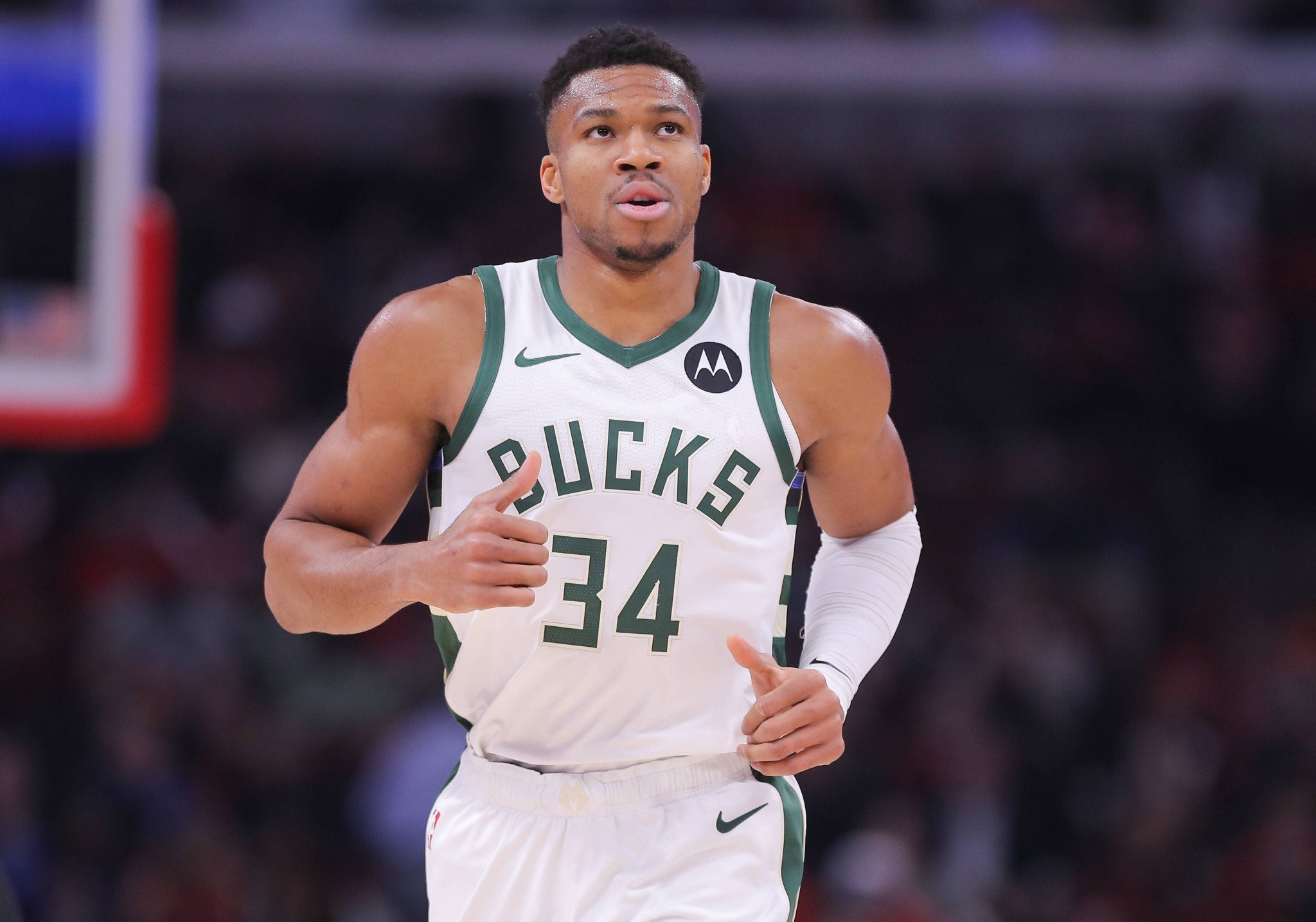 Τα highlights του Αντετοκούνμπο από το τρομερό triple double κόντρα στους Χιτ