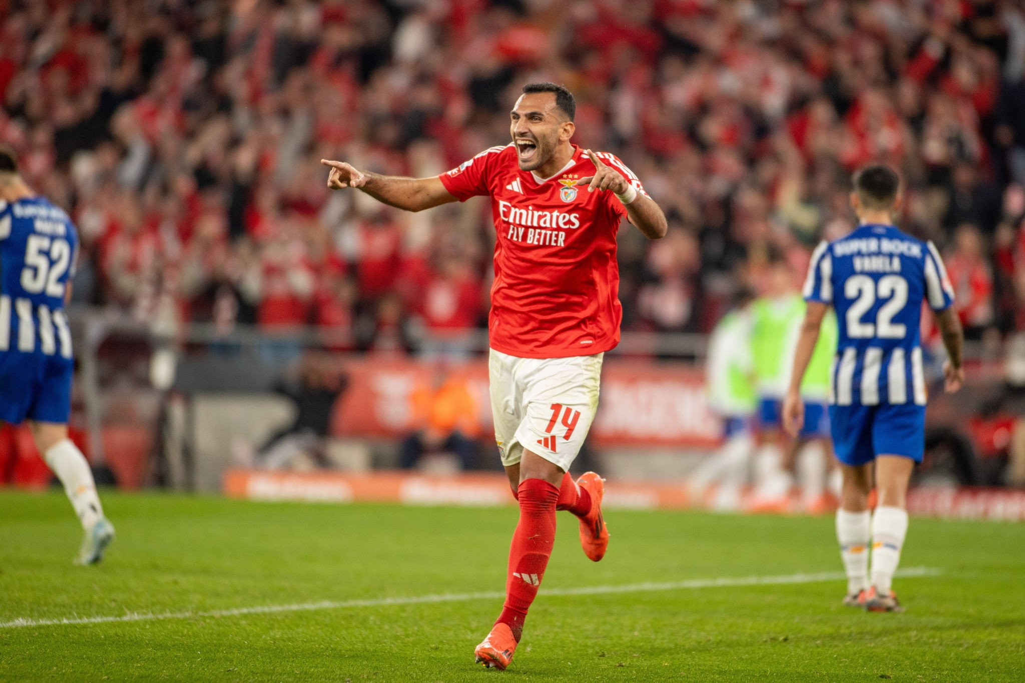 «Διαστημικός» Παυλίδης με χατ τρικ απέναντι στην Πόρτο (vid)