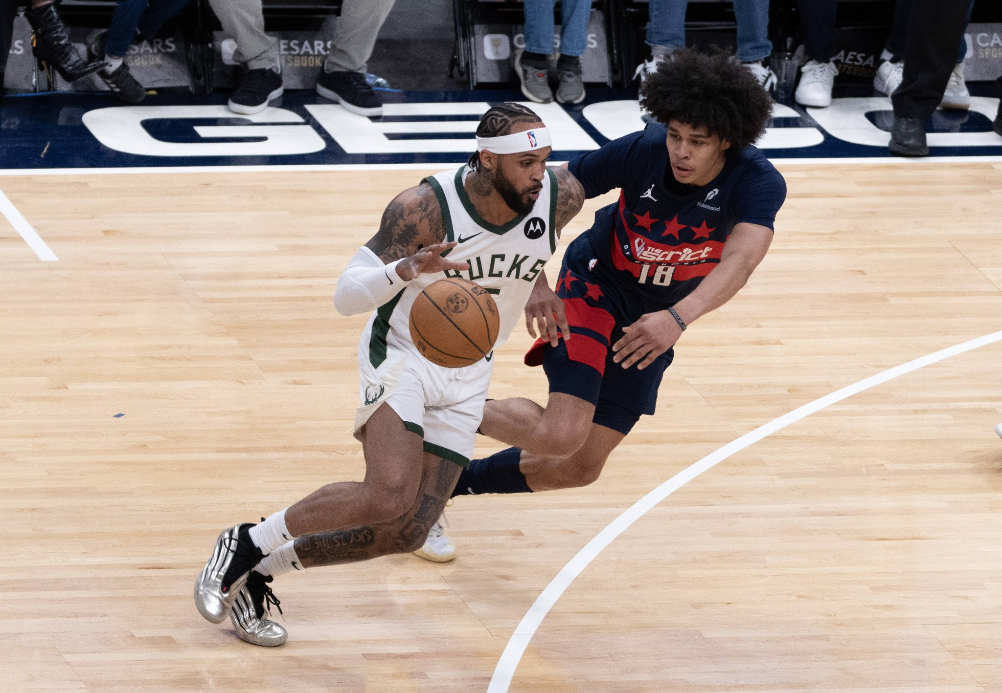 Οι «δίχως Γιάννη» Μπακς επικράτησαν με δυσκολία των Πέλικανς