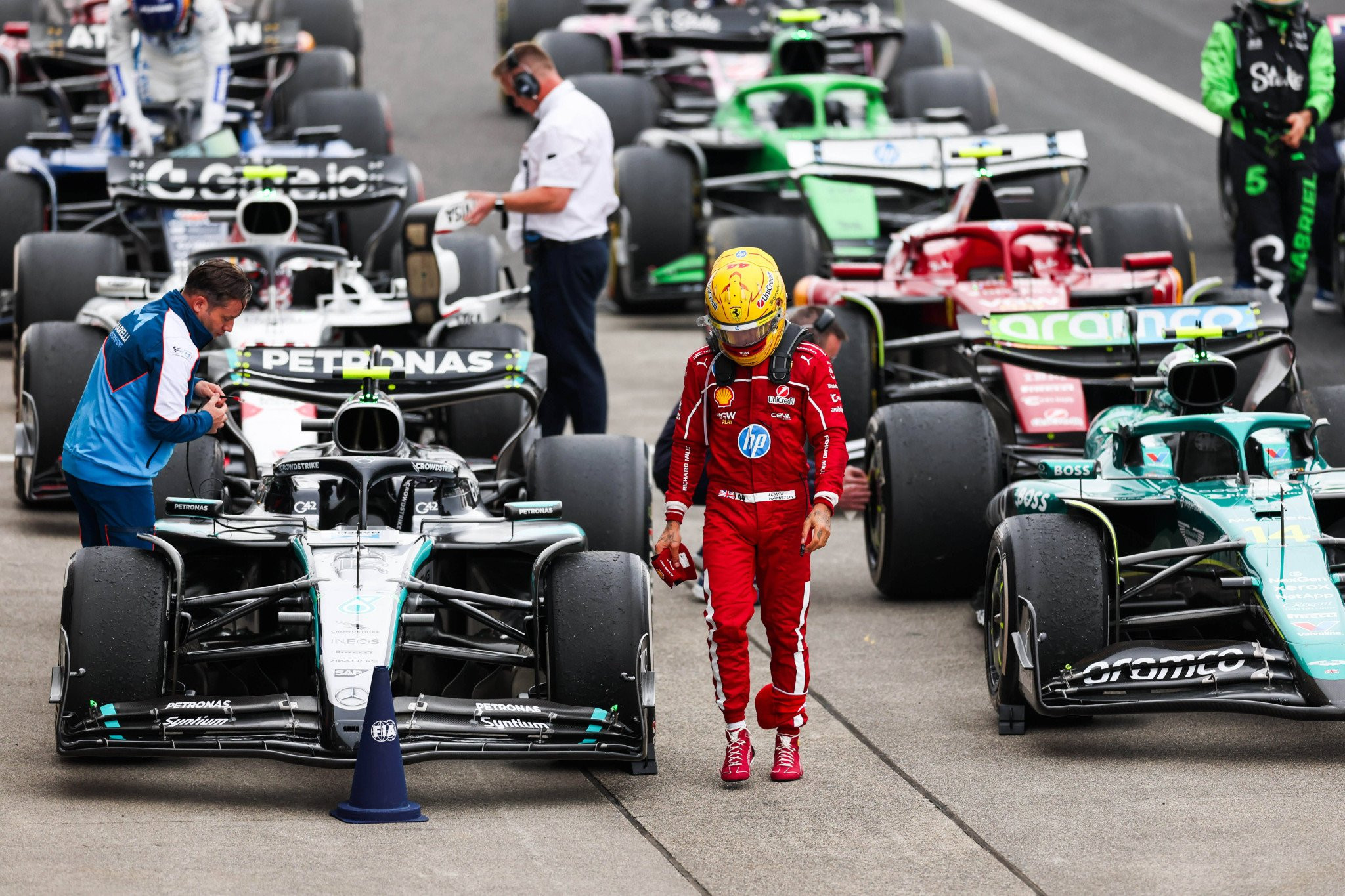 Τι συμβαίνει με τον Χάμιλτον και  την Ferrari;