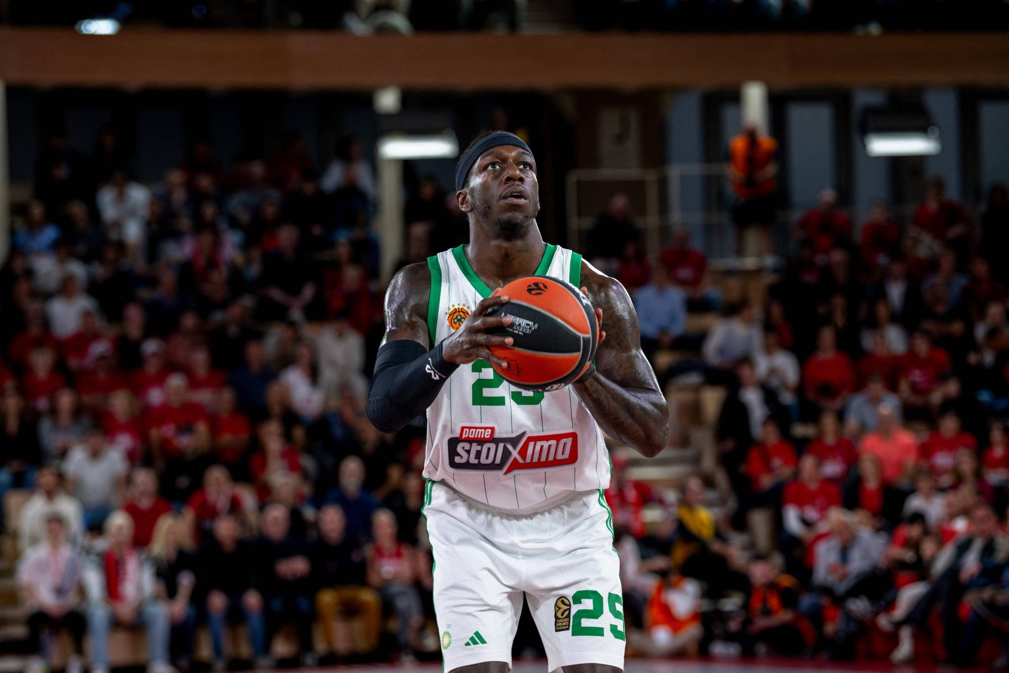 Ο Κέντρικ Ναν αναρωτήθηκε ποιος ήταν ο καλύτερος σουτέρ στη διοργάνωση, λες και δεν ξέρει...