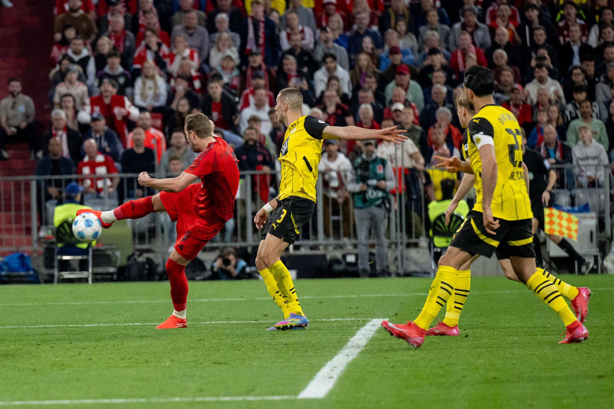 Χωρίς νικητή η ντερμπάρα του Μονάχου - Έχασε την ευκαιρία να κλειδώσει το πρωτάθλημα η Μπάγερν