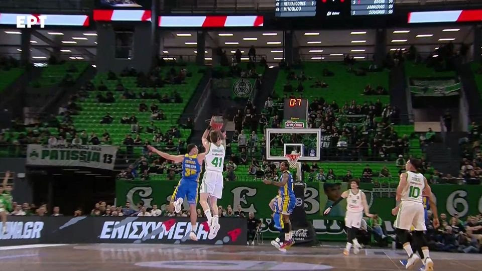 Τρομερό buzzer beater τρίποντο του Χουάντσο από το κέντρο! (vid)