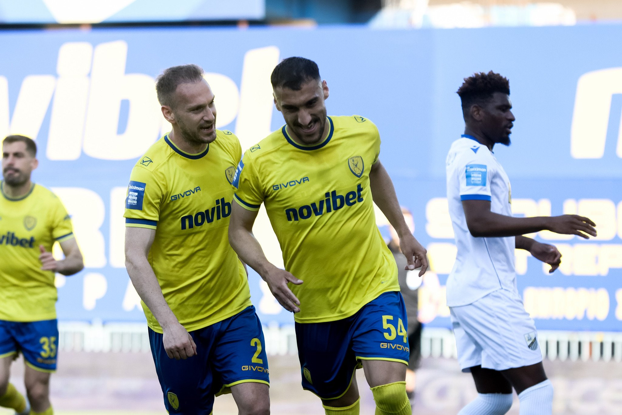 Έκανε σεφτέ ο Παναιτωλικός στα Play outs - Περιμένει το μοιραίο η Λαμία