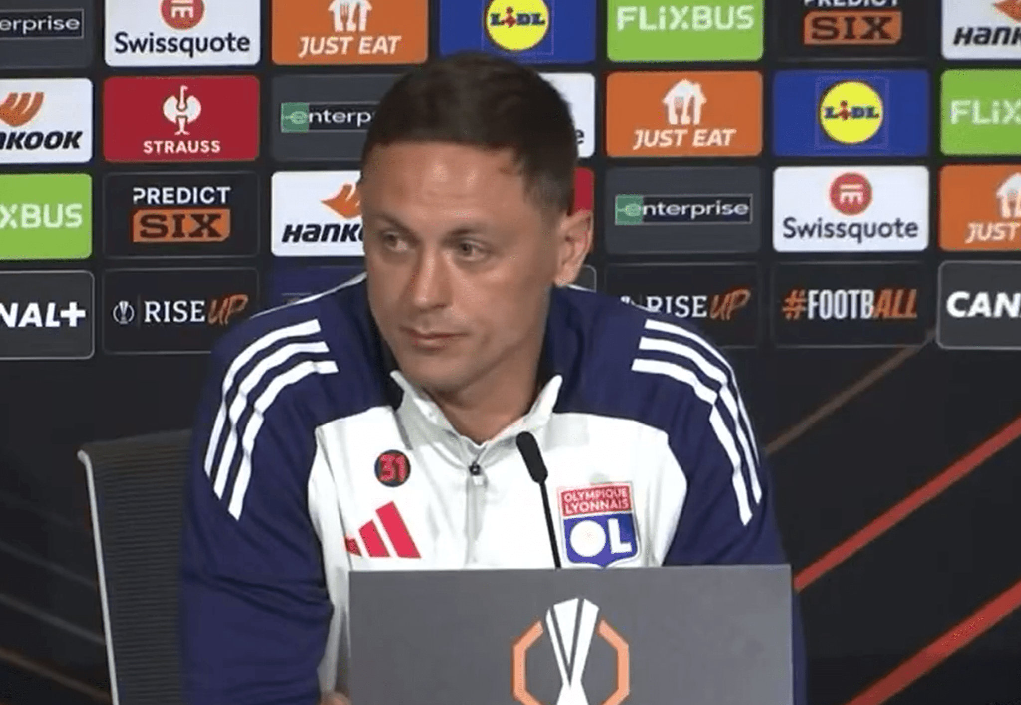 «Καρφιά» Μάτιτς σε Ονάνα - «Από τους χειρότερους τερματοφύλακες στην ιστορία της Γιουνάιτεντ» (vid)