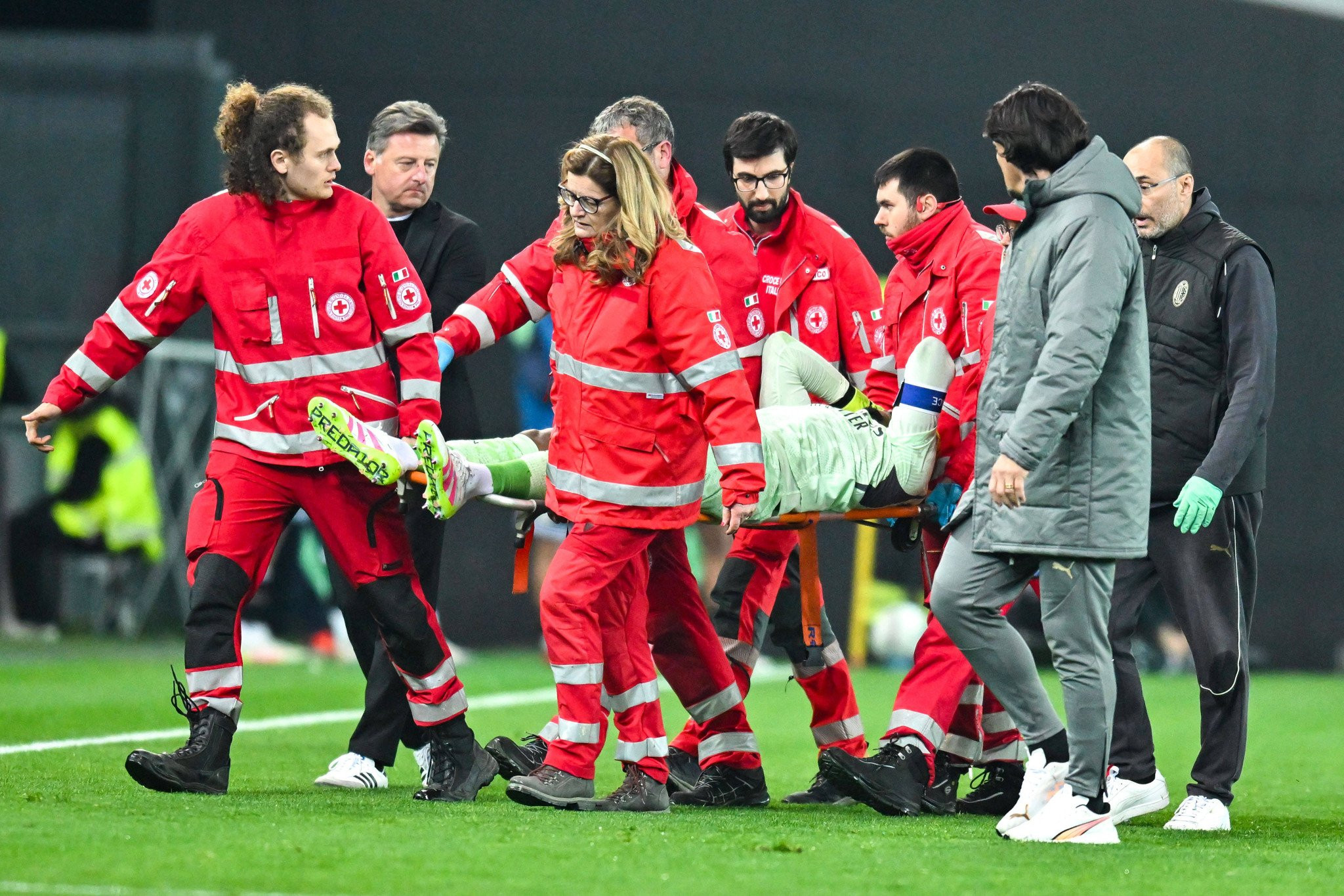 Σοκαριστικό βίντεο: Ο Μενιάν συγκρούεται άσχημα με συμπαίκτη και αποχωρεί με φορείο