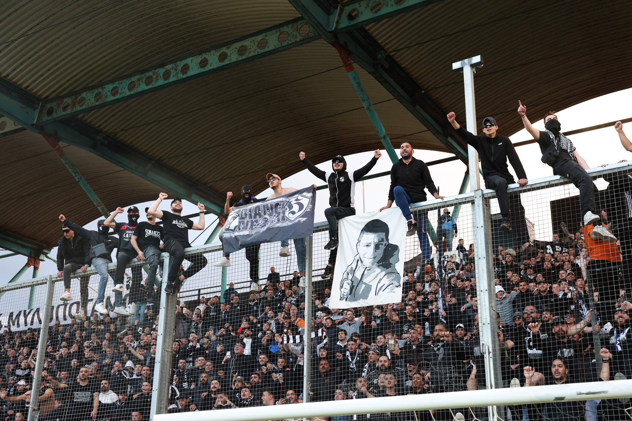 Περισσότεροι από 20.000 Κρητικοί στο ΟΑΚΑ για τον τελικό