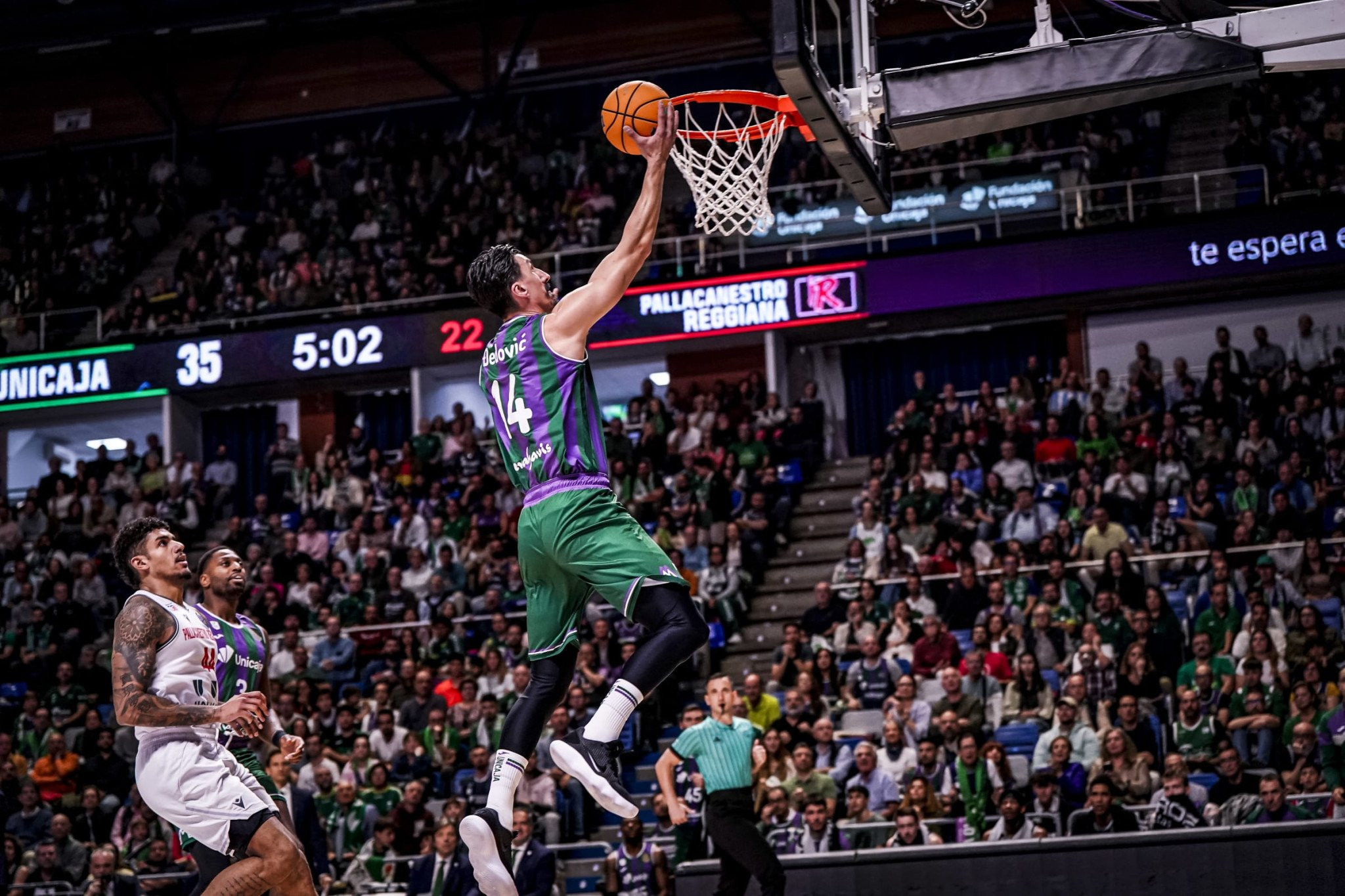 Εκκωφαντικό +37 της Μάλαγα, break της Γαλατά στην Τσεχία