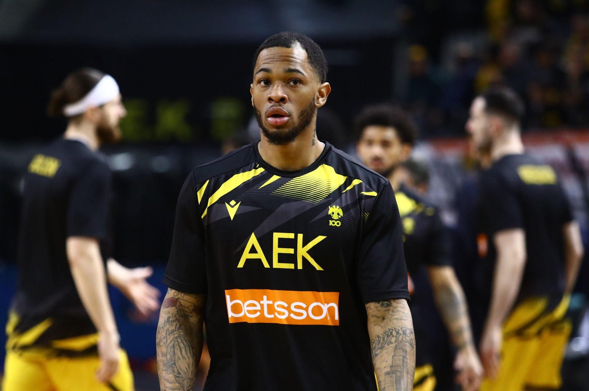 «Τρέλανε» τον κόσμο με το... καλημέρα ο Τάκερ με απίθανα παπούτσια! (pic)