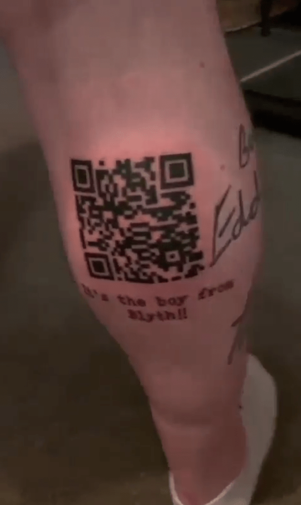 Τρελός φίλος της Νιούκαστλ έκανε τατουάζ... το QR code από το γκολ που χάρισε στις «καρακάξες» το τίτλο του FA CUP