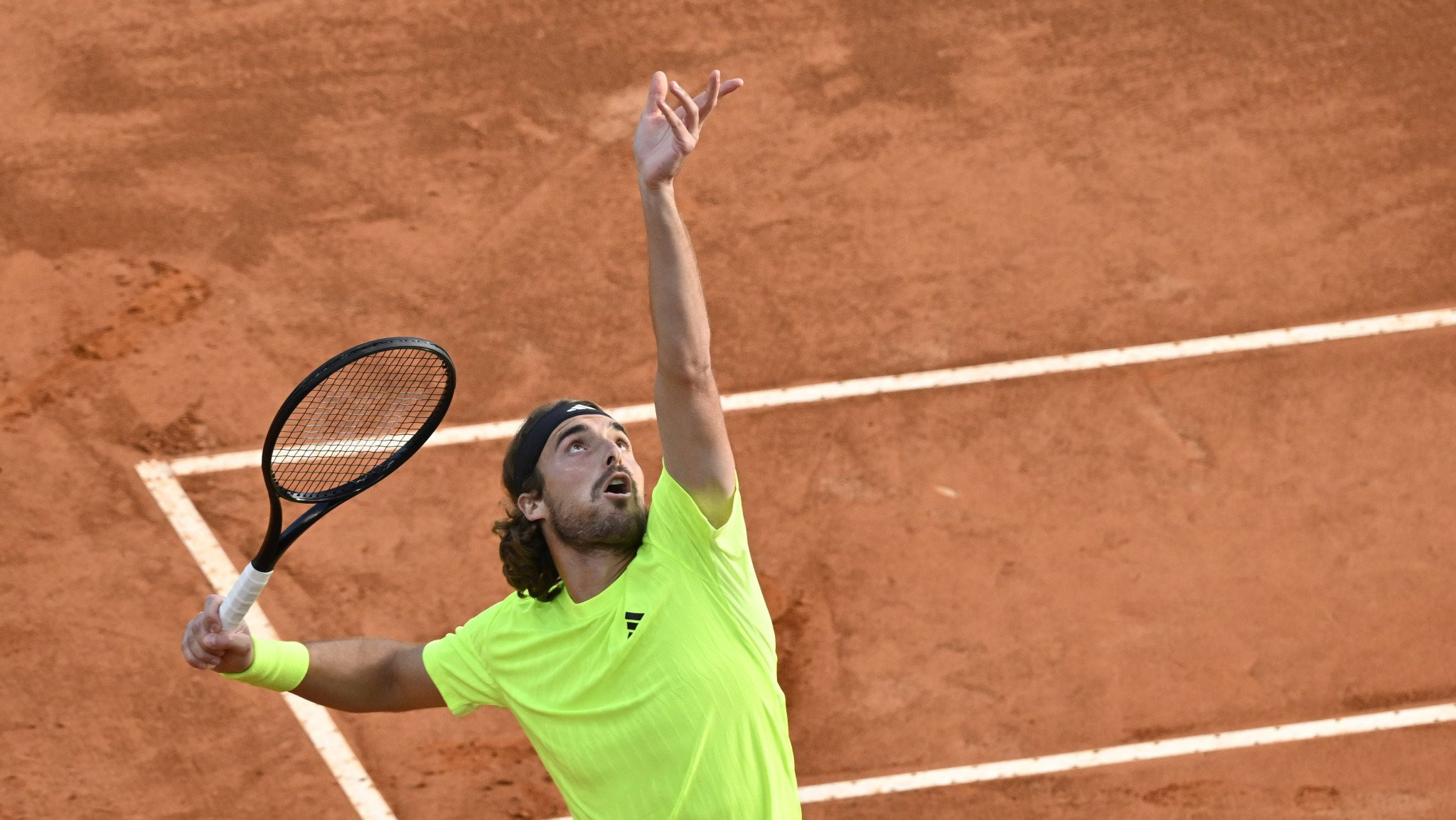 Ο Τσιτσιπάς δυσκολεύτηκε αλλά απέκλεισε τον Τόμπσον στο Μόντε Κάρλο