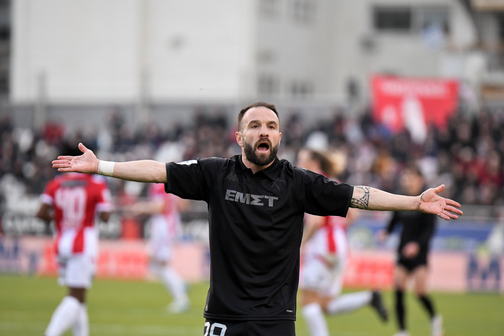 Εξομολόγηση Βαλμπουενά: «Θα ήθελα να μείνω κοντά στον Ολυμπιακό μετά την απόσυρσή μου»