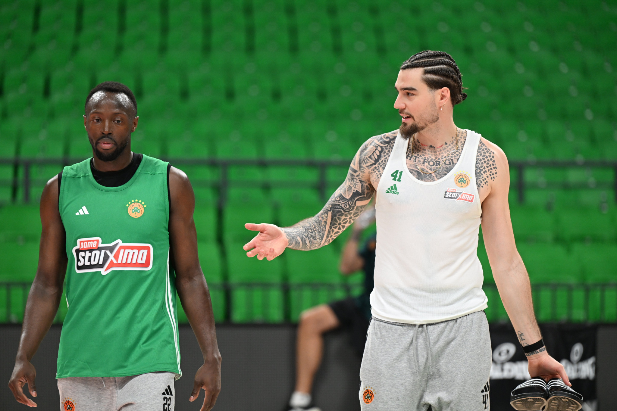 Τα παράπονα της κυρίας Γκραντ: Τζέριαν και Χουάντσο άφησαν τα παιδιά του Αμερικανού να ξενυχτίσουν!