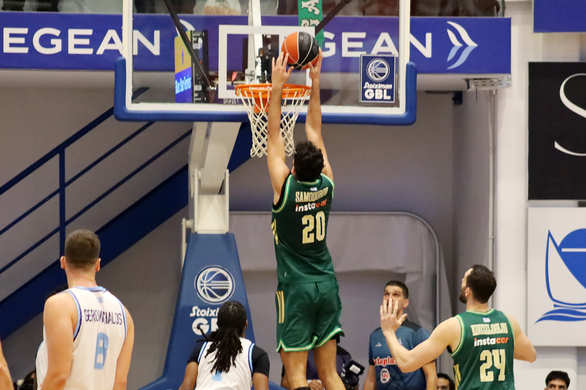 Σαμοντούροφ: «Ο Χουάντσο μου είπε να μη σταματάω να σουτάρω» (video)