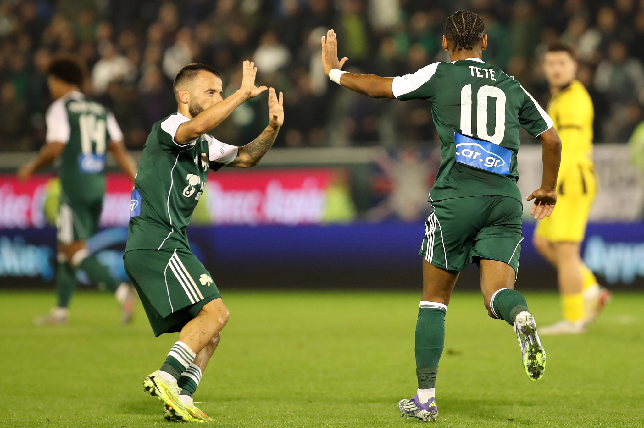 Ο Στρακόσια γλιστράει και ο Τετέ με κεφαλιά μειώνει για τον Παναθηναϊκό (video)