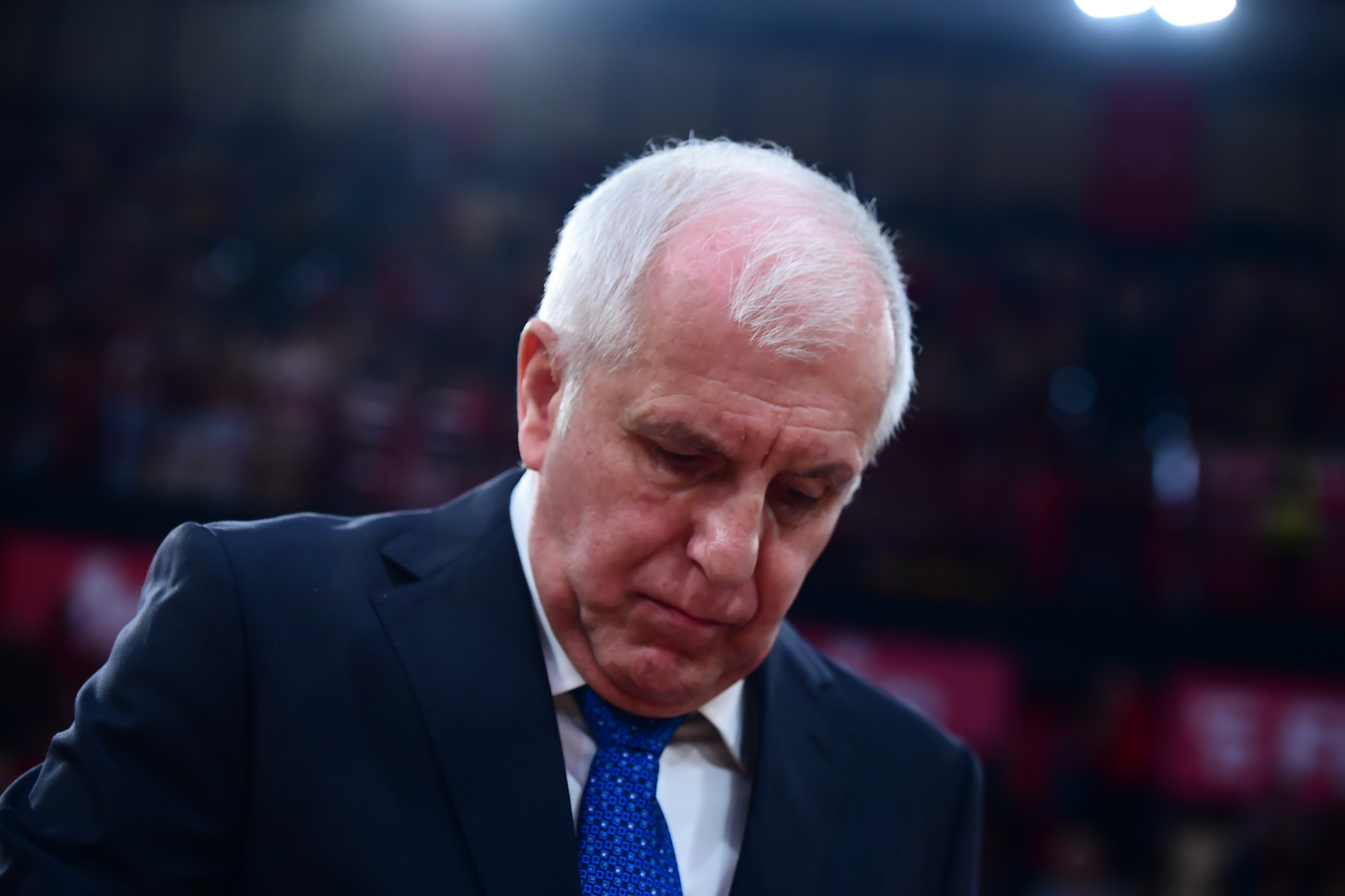 Μετά την παραίτηση του Ομπράντοβιτς η... μπάλα πήρε και τον πρόεδρο της Σερβίας!