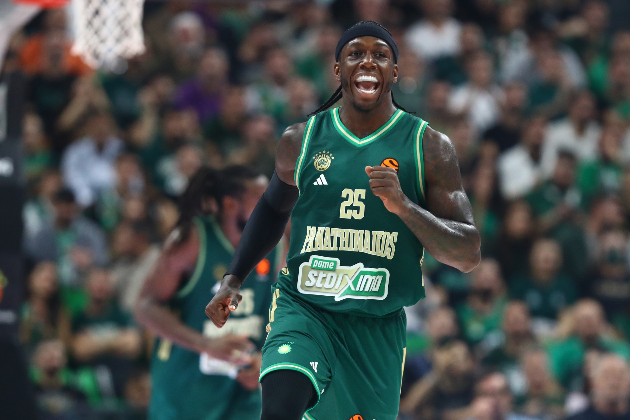 «Εκτελεστής» και... κλέφτης: Η φοβερή εβδομάδα του Ναν κόντρα σε Dubai και Μύκονο (video)