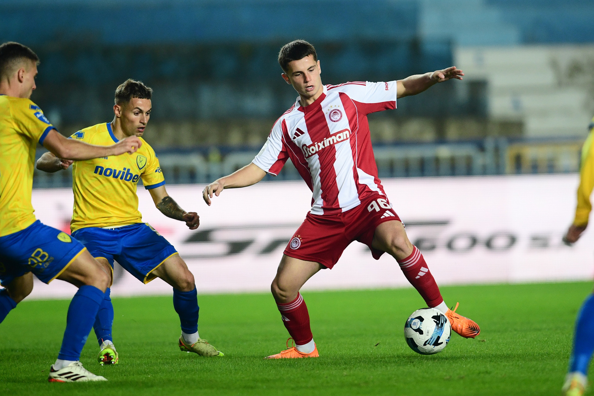 Μουζακίτης: «Τέτοιες νίκες δίνουν πρωταθλήματα - Μεγάλη τιμή να μιλάει για μένα ο Αλόνσο» (video)