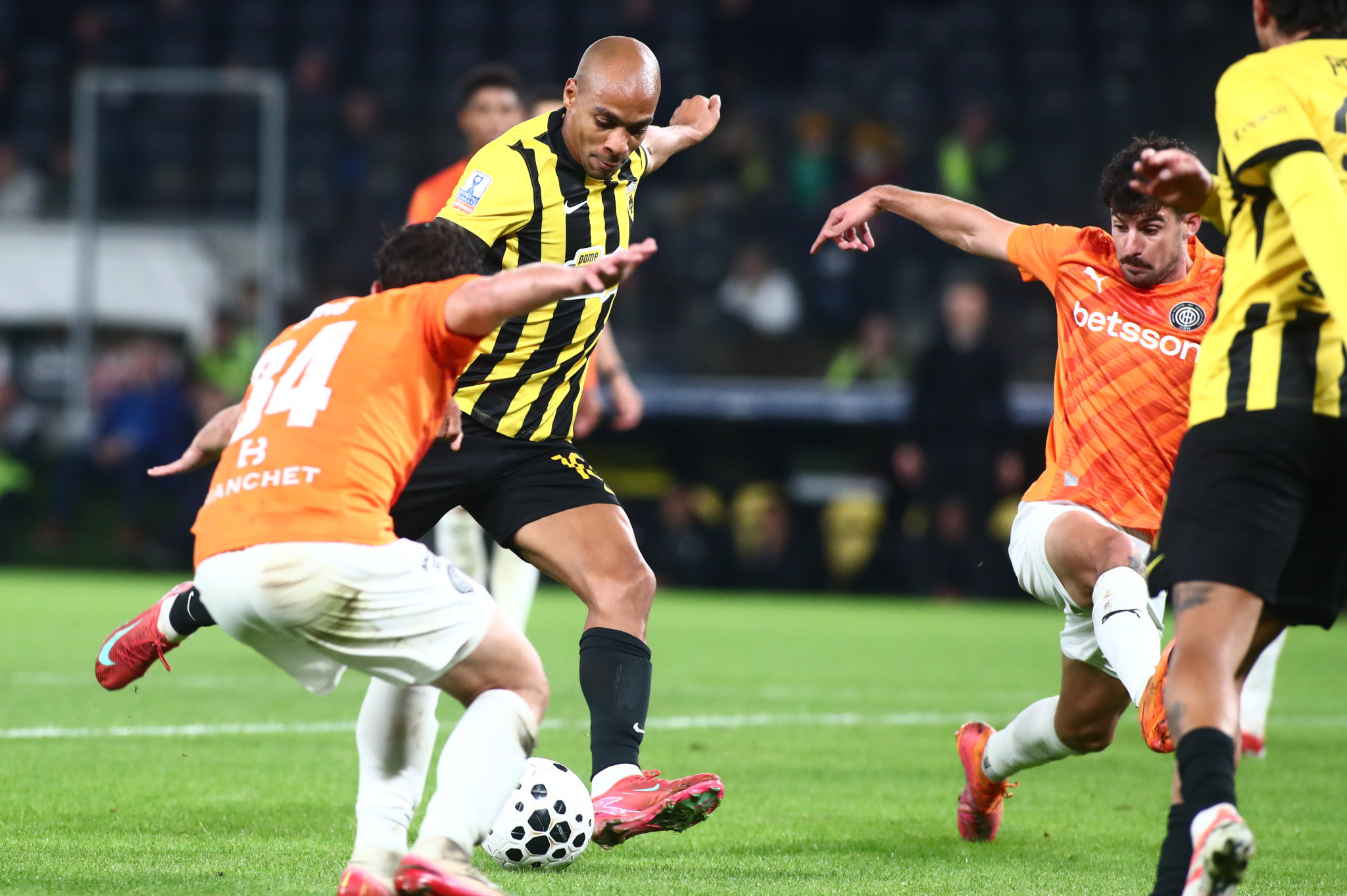 Ο Ζοάο Μάριο σε κενή εστία το 2-0 της ΑΕΚ (video)