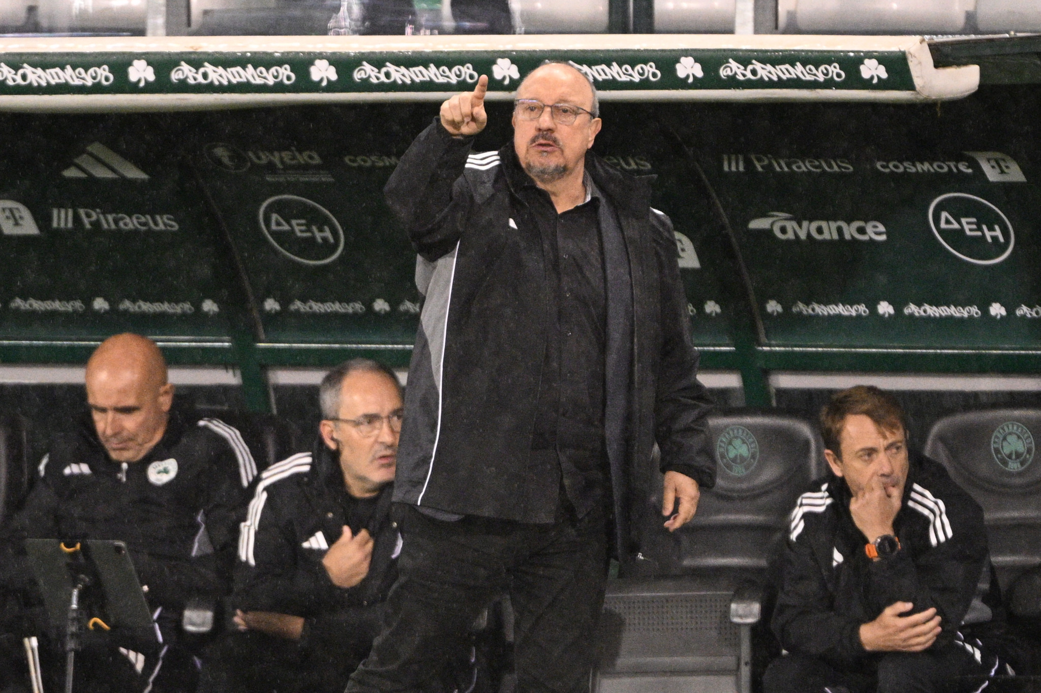 Μπενίτεθ: «Πολύ σημαντικό που κερδίσαμε - Δείξαμε το ομαδικό πνεύμα που θέλουμε να έχουμε»