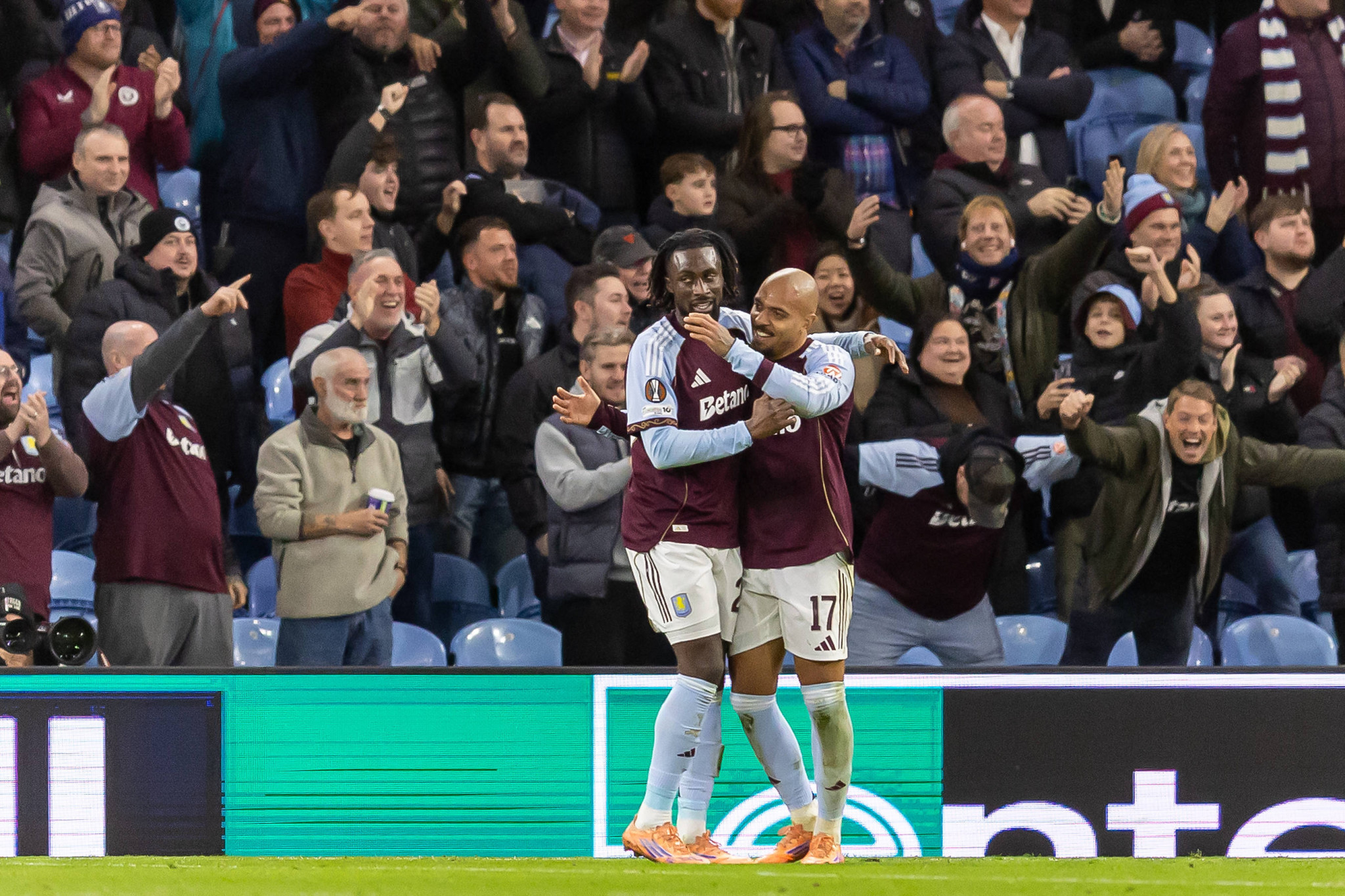 Εμφατικές νίκες για Λιλ, Πόρτο και Σέλτικ - Πάτησε κορυφή η Άστον Βίλα