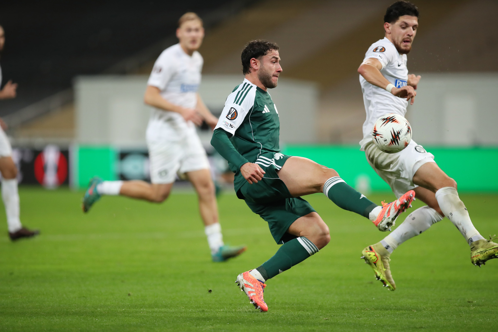 Ο Καλάμπρια θύμισε... Μπέργκαμπ - Η τρομερή ομοιότητα του γκολ του με αυτό του Ολλανδού σε Μουντιάλ (vids)