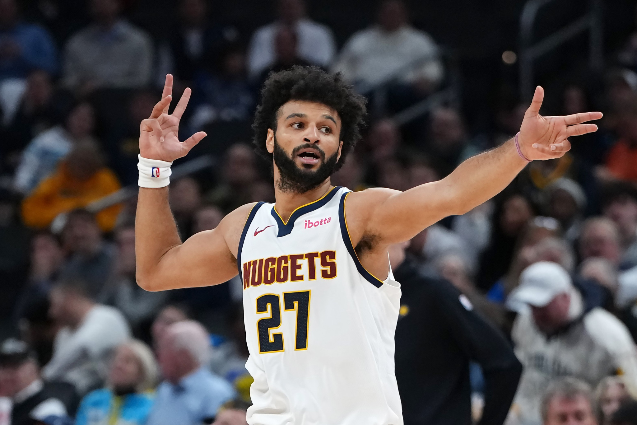 Ο 52άρης Μάρεϊ οδήγησε τους Νάγκετς, ανεβαίνουν οι Μάβερικς