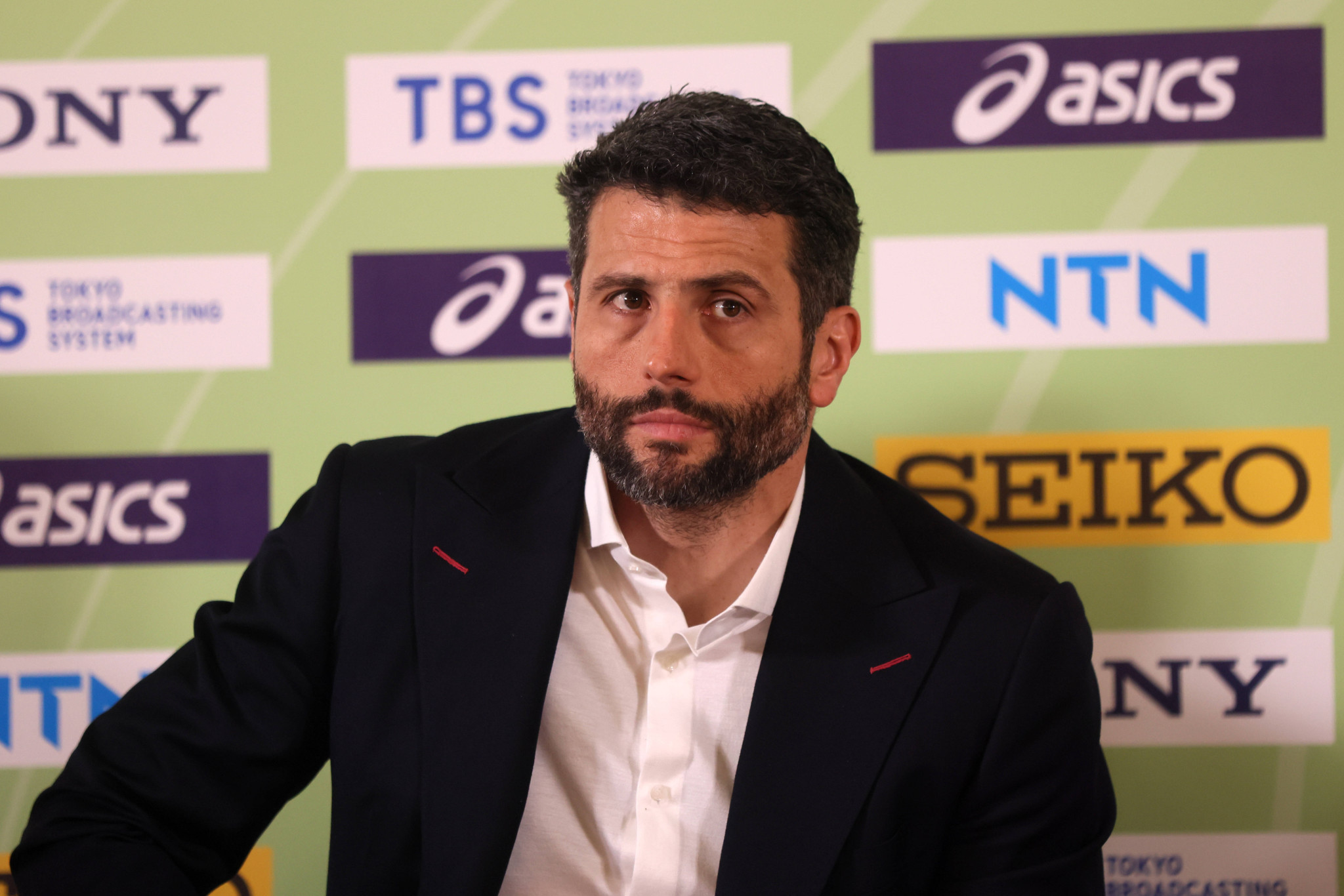 Η Νόβι Μπέογκραντ έχει και επίσημα προπονητή τον... δήμαρχο του Βελιγραδίου!