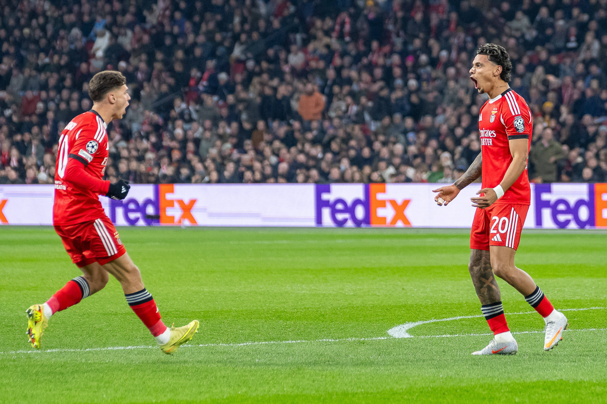 Πρώτο τρίποντο για την Μπενφίκα, παραμένει στον πάτο ο Άγιαξ