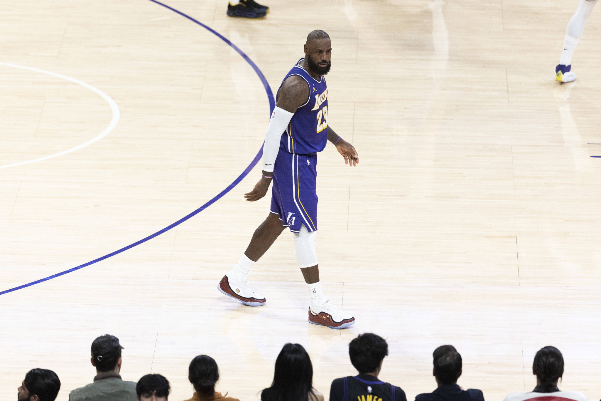 Ο ΛεΜπρόν Τζέιμς δεν θα αγωνιστεί στο ματς με τους Πέλικανς