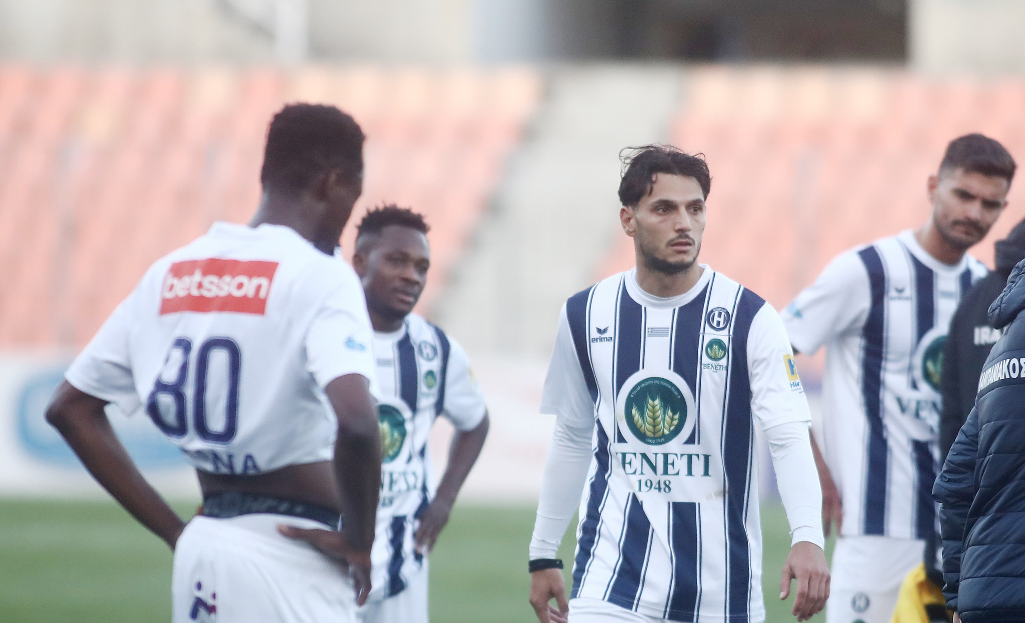 Αποδοκιμασίες στους παίκτες του Ηρακλή - Αγανάκτηση στον κόσμο, έξω φρενών ο Μονεμβασιώτης