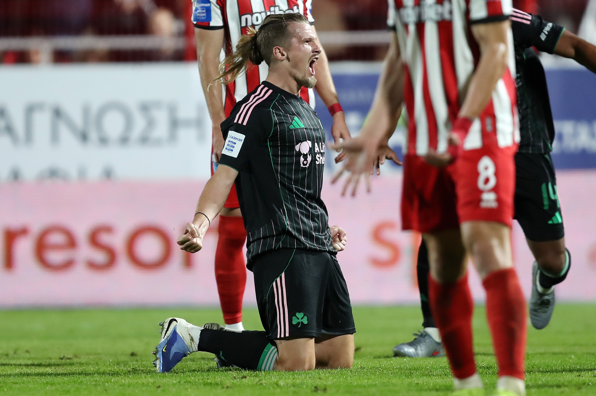 Ο... Ζλάταν Γεντβάι βγήκε απ’ το «ψυγείο» για να υπενθυμίσει σε όλους τι ήταν