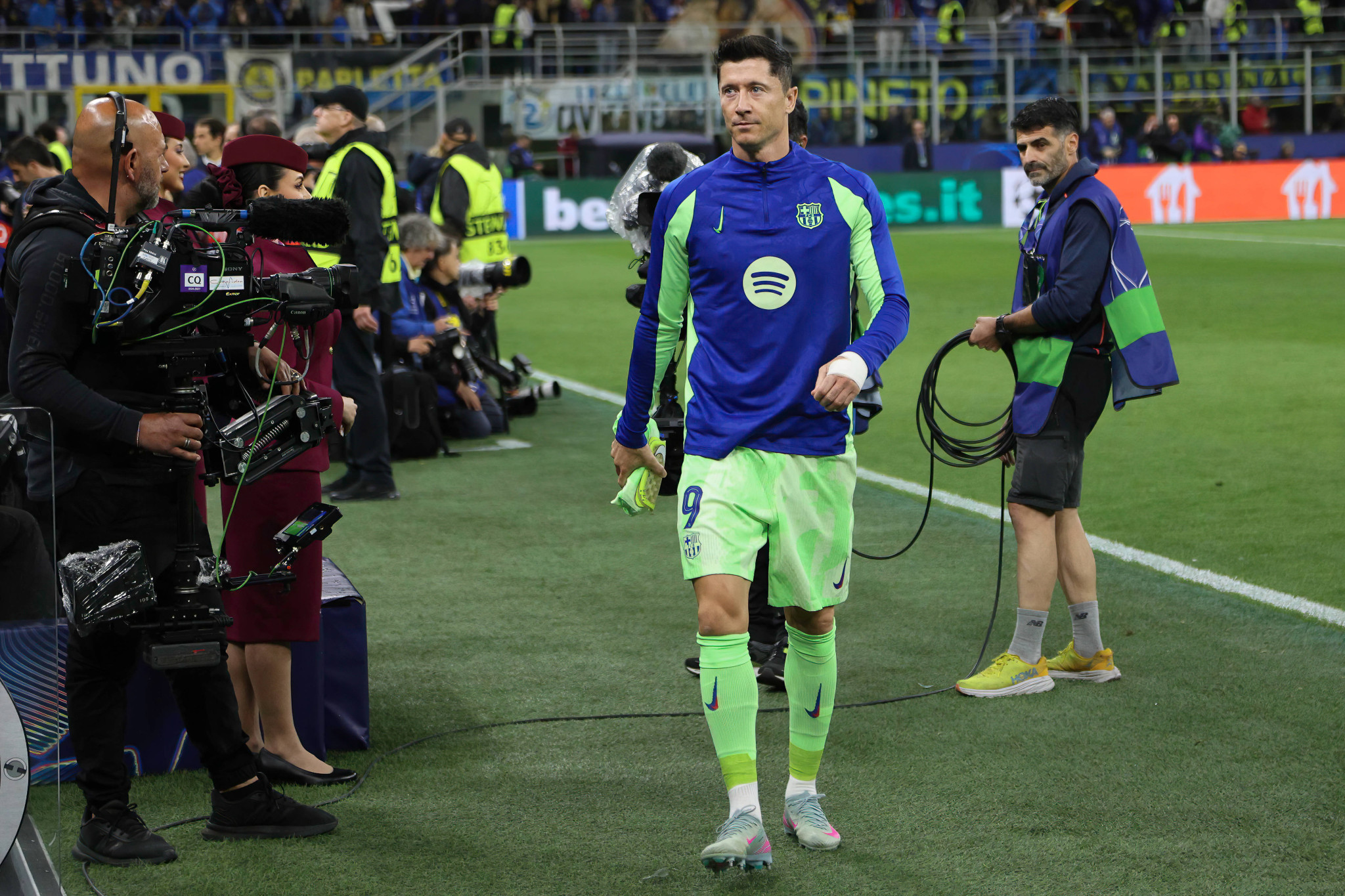 Αποκάλυψη Λεβαντόφσκι: Αυτός είναι ο παίκτης της Μπαρτσελόνα που αρνήθηκε να παίξει στον ημιτελικό του Champions League