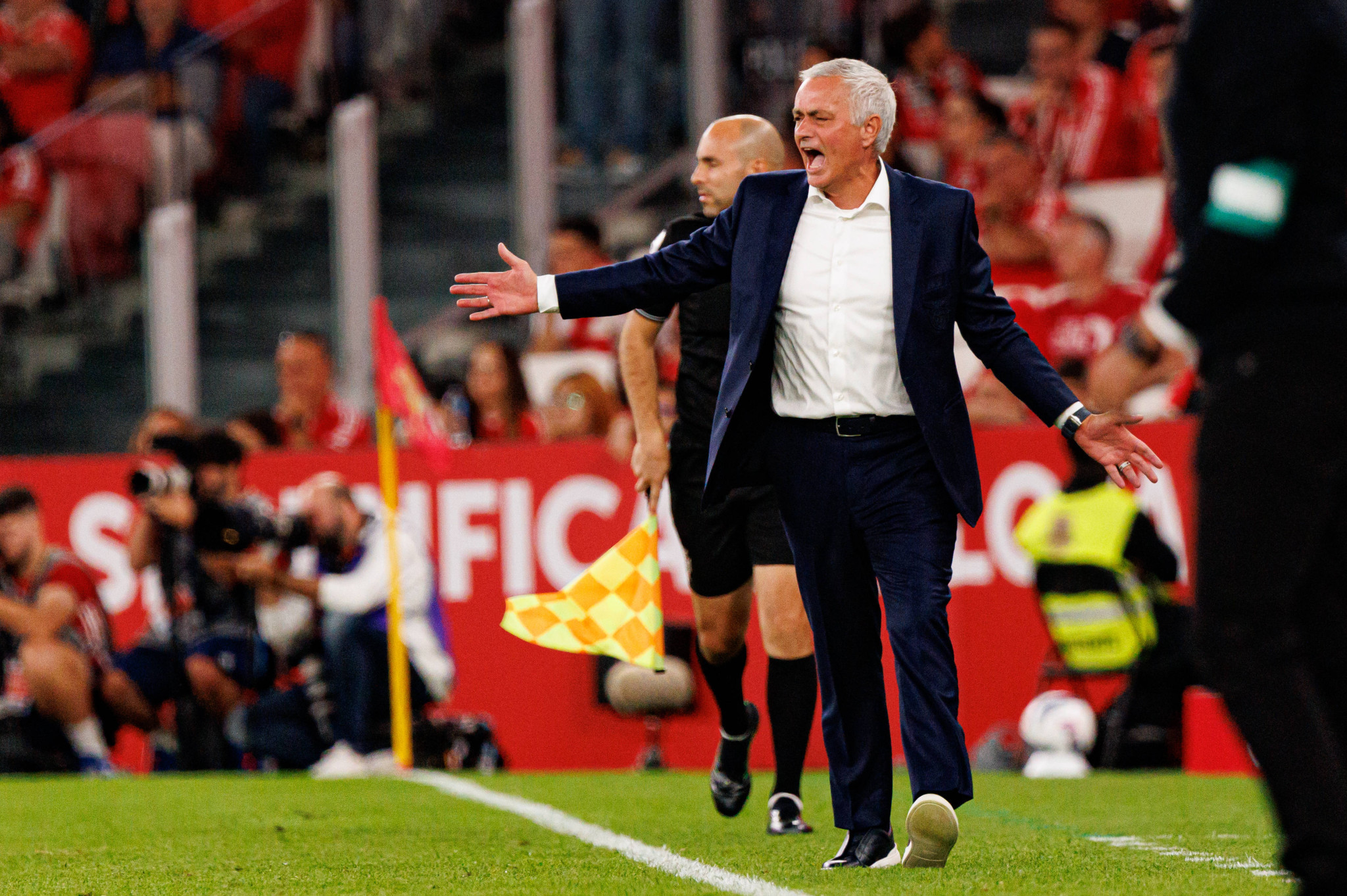 Μουρίνιο για τα σενάρια επιστροφής του στη Ρεάλ: «Μη βασίζεστε σε μένα για σαπουνόπερες»