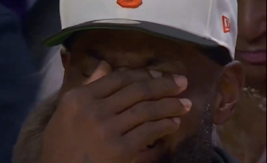 Viral αντίδραση: Ο Λεμπρόν Τζέιμς δάκρυσε από τα γέλια! (video)