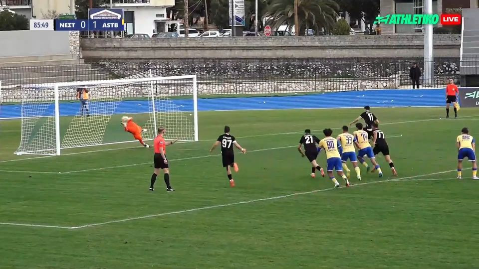 «Ήρωας» ο Χατζηεμμανουήλ, έπιασε πέναλτι και κράτησε το τρίποντο για τον Αστέρα Β AKTOR (video)