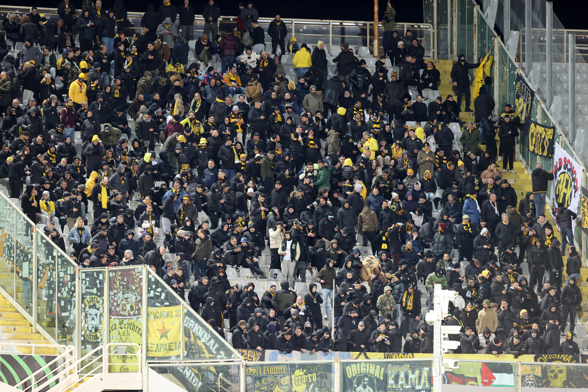 Χίλιοι φίλοι της ΑΕΚ στην Σαμσούντα με… αεροπλάνα και βαπόρια