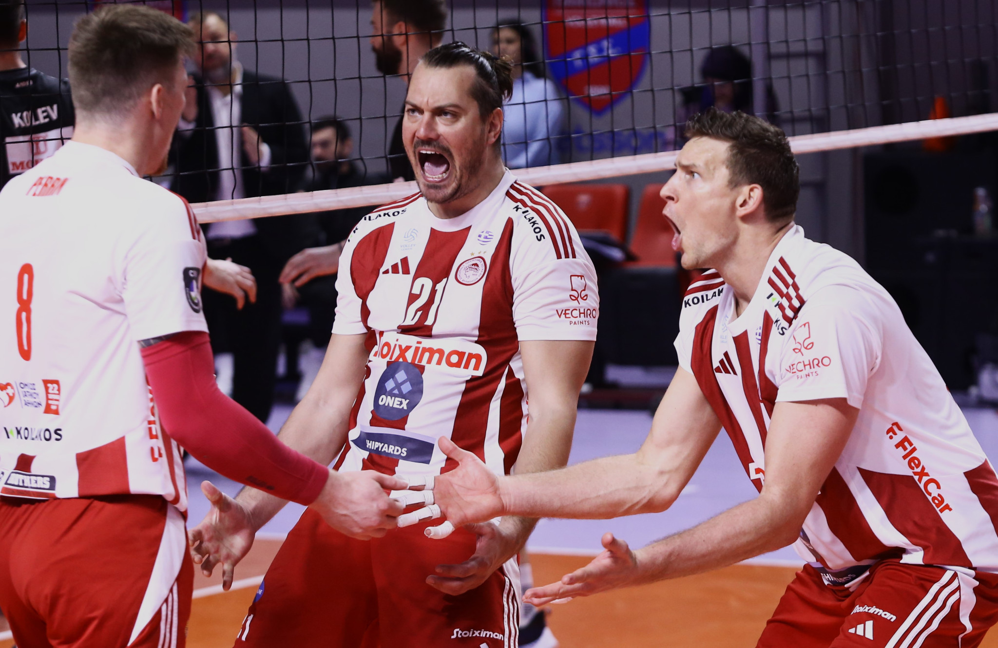 Ο Ολυμπιακός κατέκτησε την πρώτη κούπα της σεζόν – Νίκησε 3-1 τον ΠΑΟΚ και πήρε το League Cup