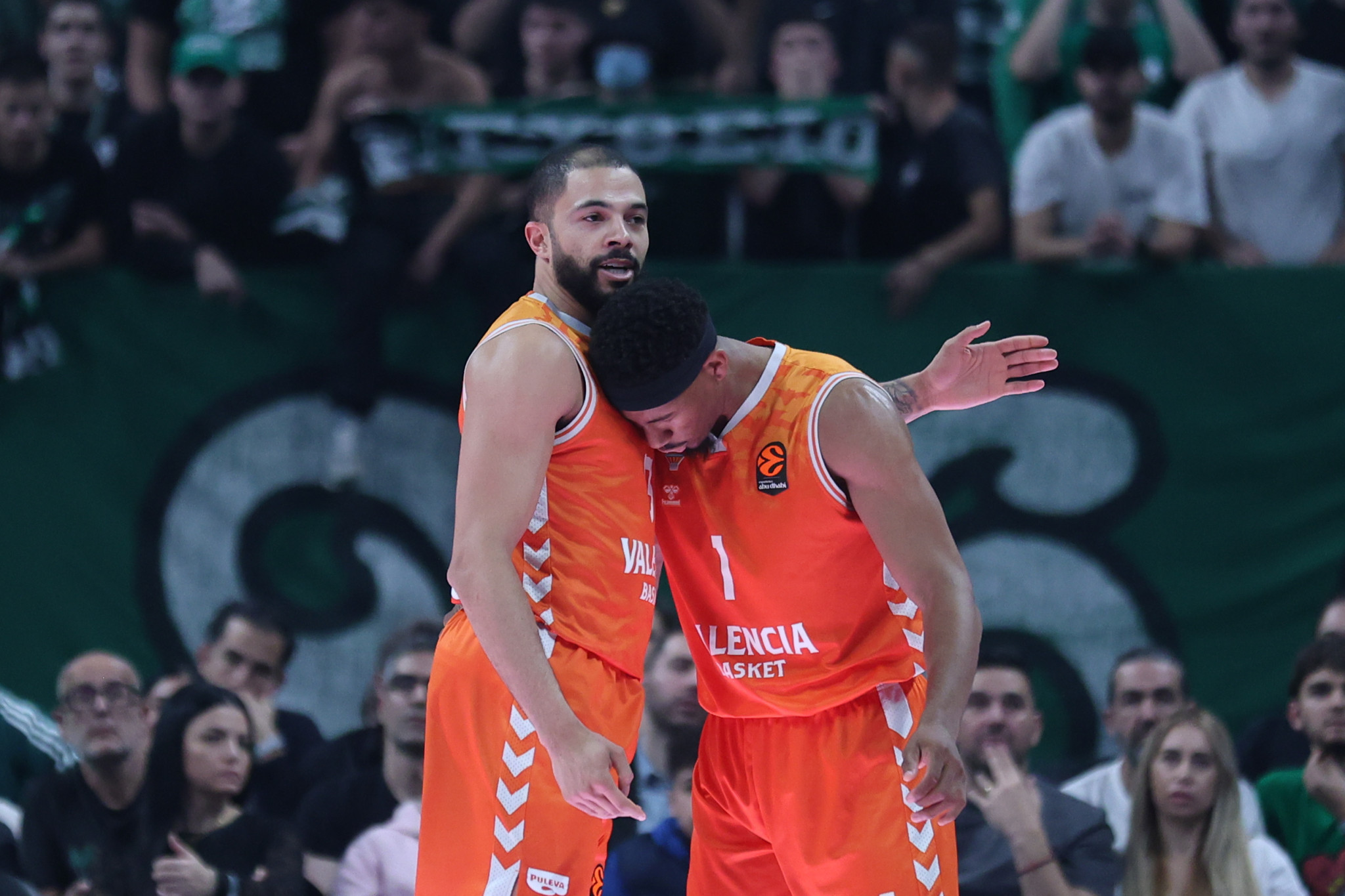 Με φόρα και Τόμπσον η Βαλένθια!