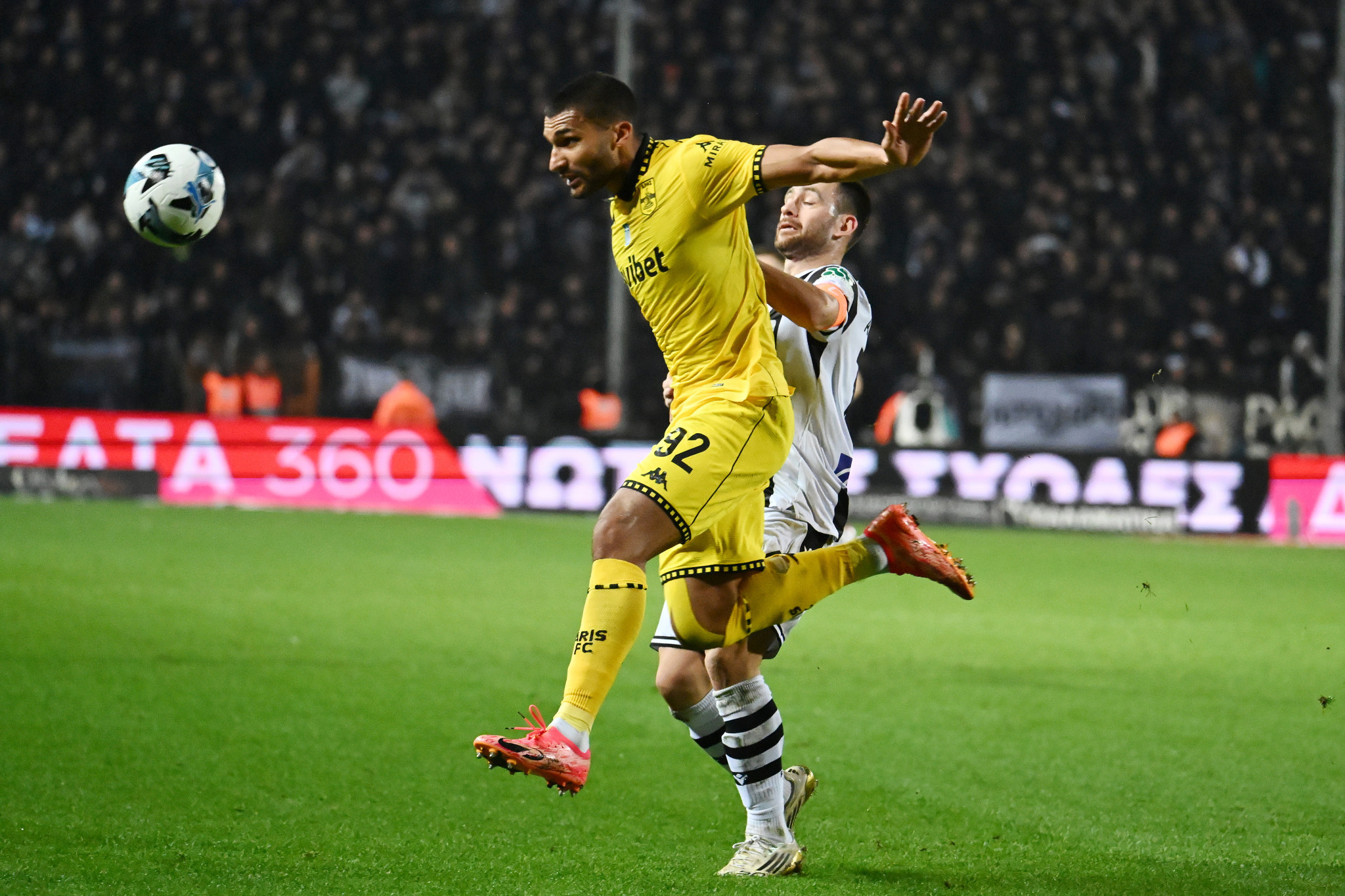 Ρόουζ: «Οι αποφάσεις του διαιτητή άλλαξαν την εικόνα του αγώνα»