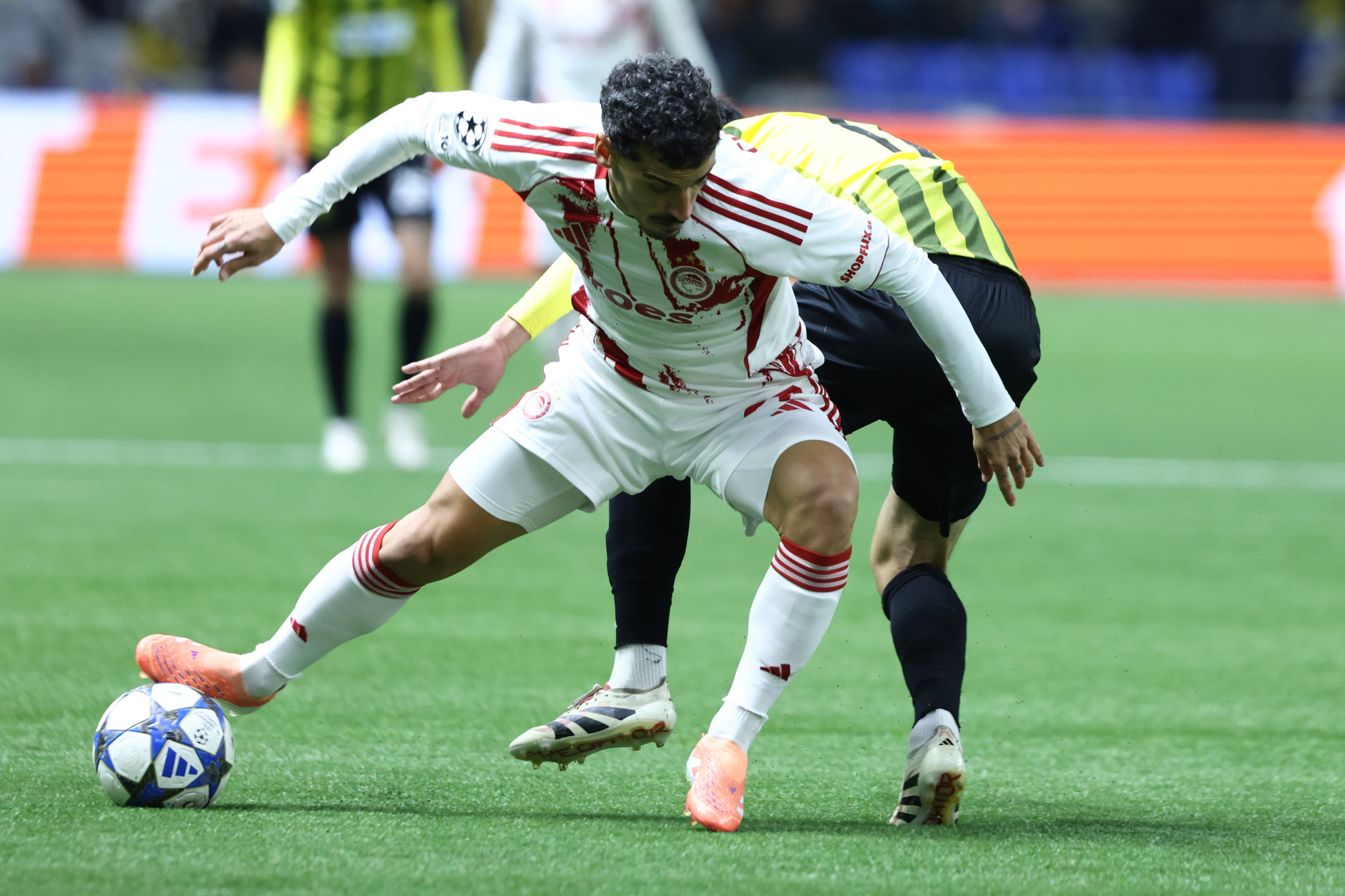 Απειλεί ο Ολυμπιακός με σουτ του Τσικίνιο (video)