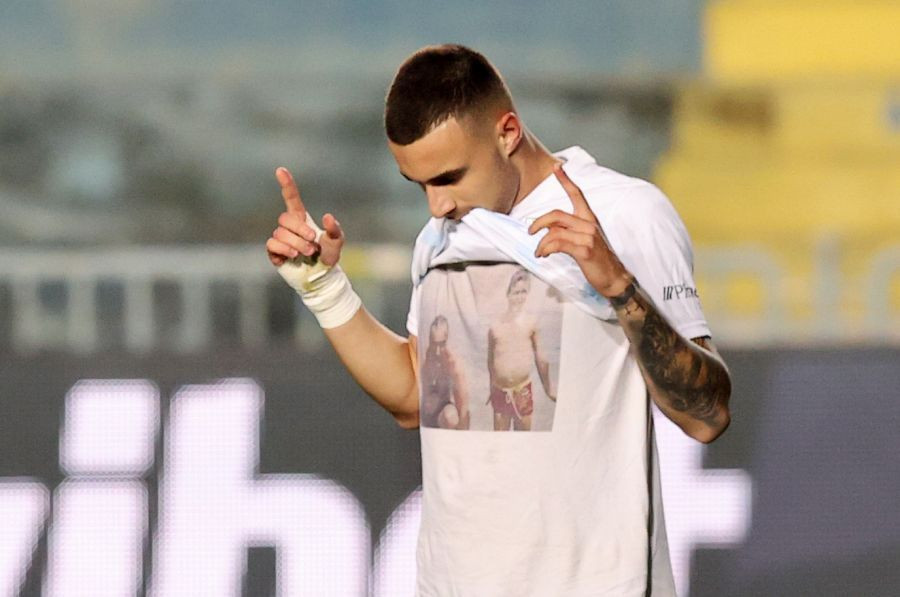 Ο συγκινητικός πανηγυρισμός του Χρυσόπουλου: Αφιέρωσε το γκολ στον πατέρα του που έφυγε από τη ζωή το 2013