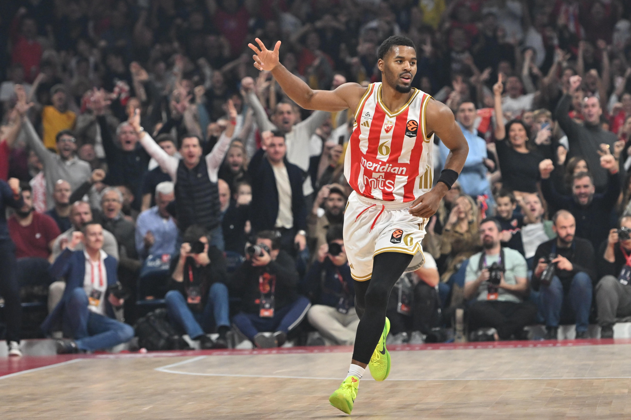 Ο Ερυθρός Αστέρας απάντησε στο ρεσιτάλ του Καμπενγκέλε και πήρε το ματς στο Βελιγράδι