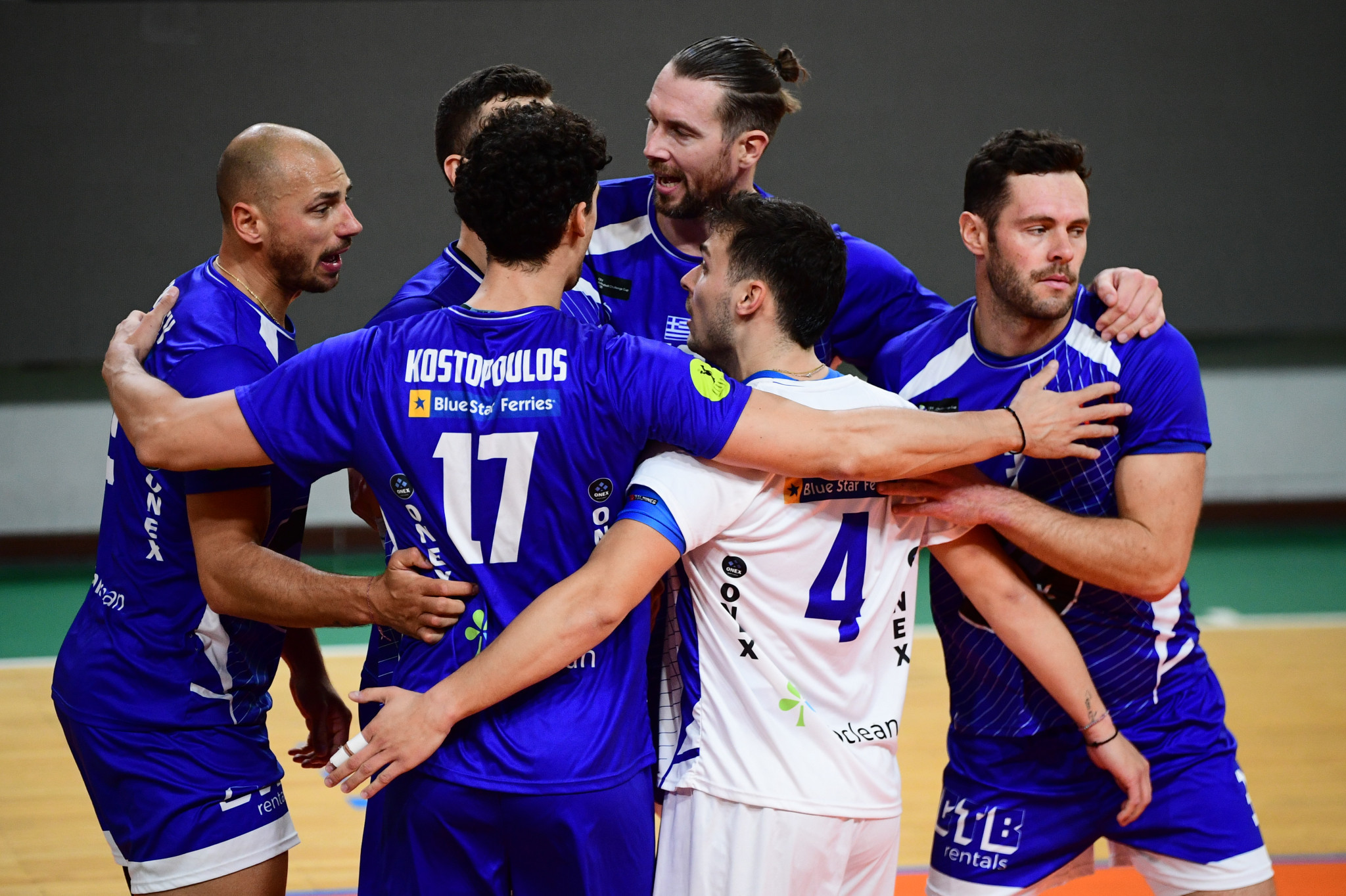 Τρομερή εντός έδρας νίκη του Φοίνικα Σύρου απέναντι στην Σομόν για το CEV Challenge Cup