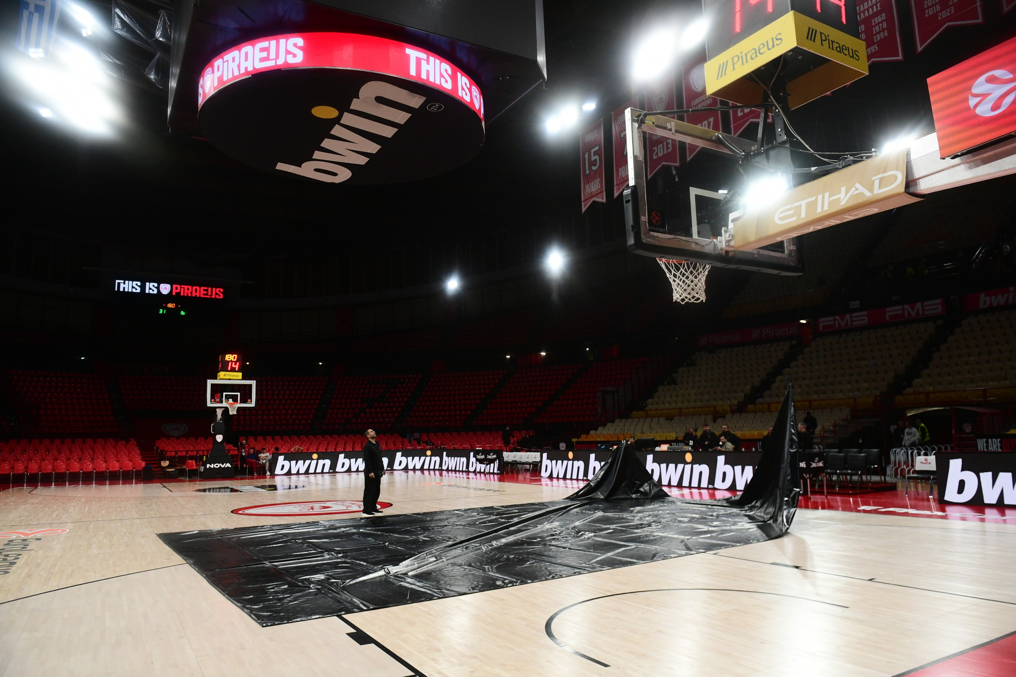 Μέλος του ΔΣ της Φενέρμπαχτσε για το παιχνίδι με τον Ολυμπιακό: «Δεν ανέφεραν τίποτα για την οροφή του ΣΕΦ»