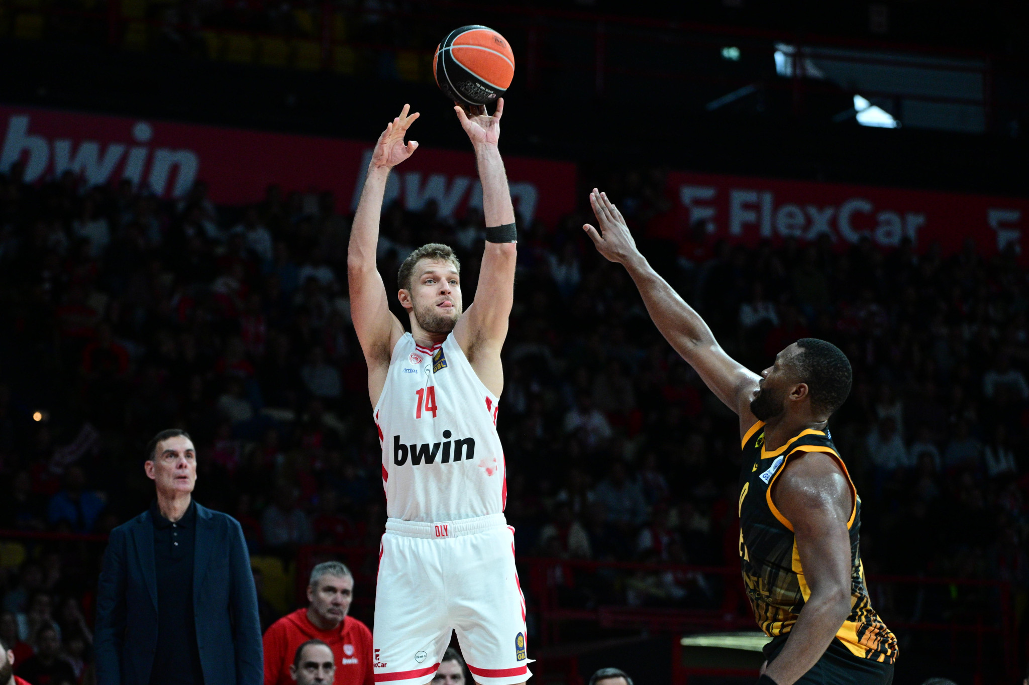 Ολυμπιακός – Βαλένθια με Bet Builder έδρας