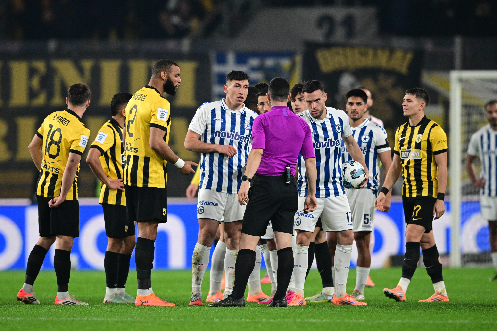 Το γκολ της ΑΕΚ που ακύρωσαν για φάουλ Ζαμπαλάς και Τσακαλίδης (video)