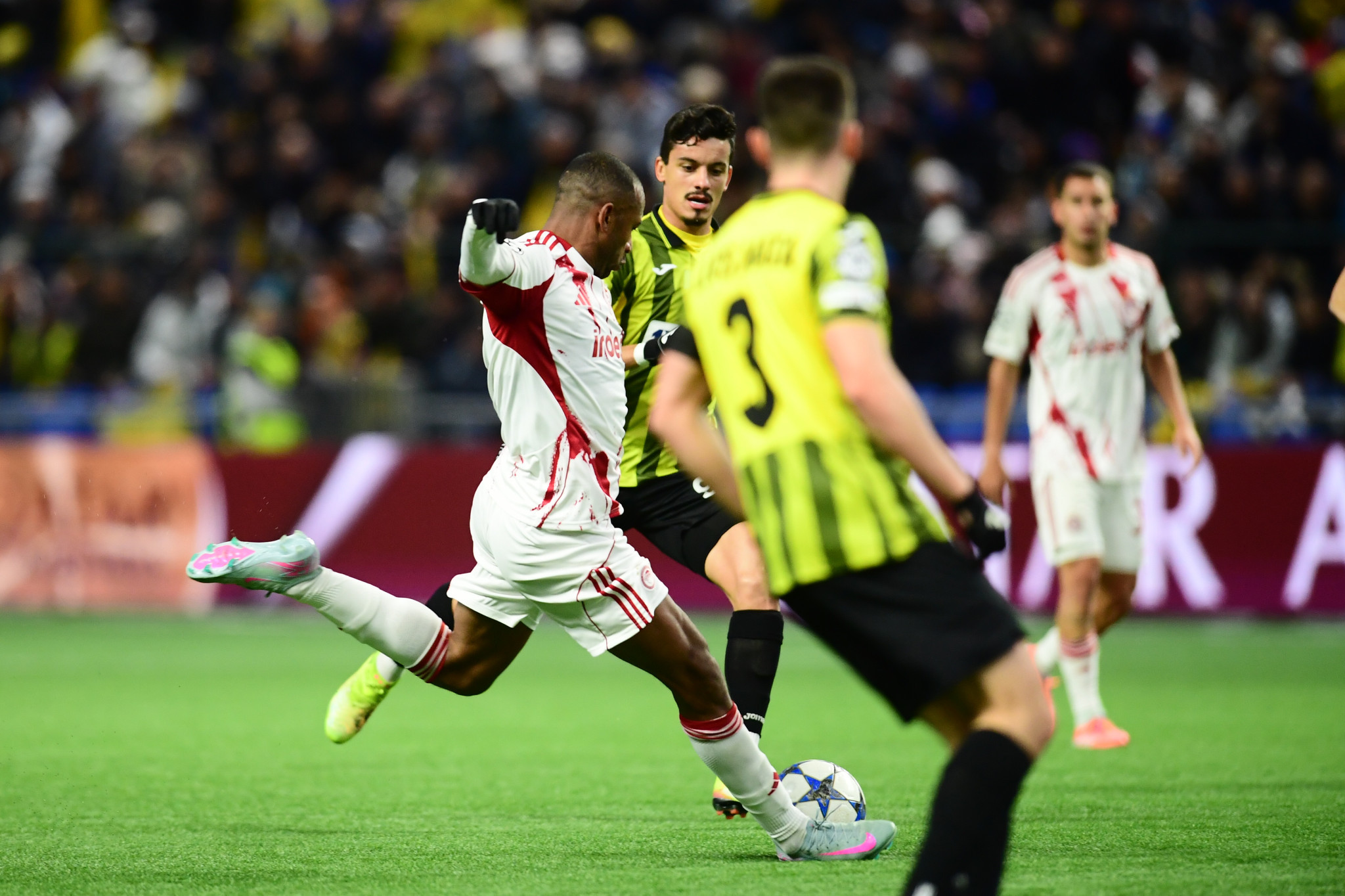 Νέα εξαιρετική απόκρουση του Αναρμπέκοφ σε προσπάθεια του Ελ Κααμπί (video)